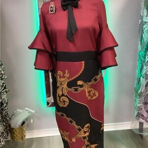 Elegant Burgundy and Black Chain Print Dress